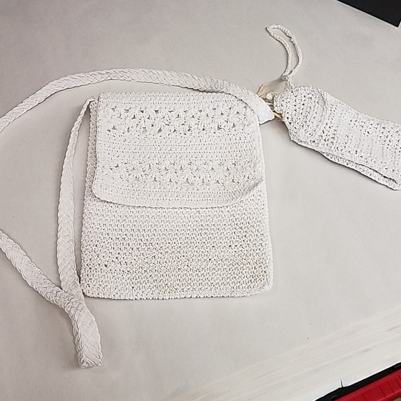 Carlos D'Santi Handbags - 💥FINAL FIRM PRICE Carlo D'Santi crocheted Crossover